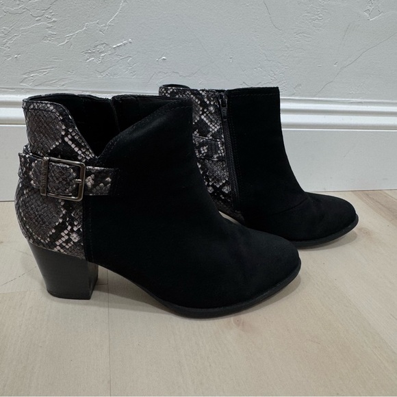 Vionic Naomi Snake Print Ankle Booties Black Suede Women's 8 Zipper - Picture 2 of 12